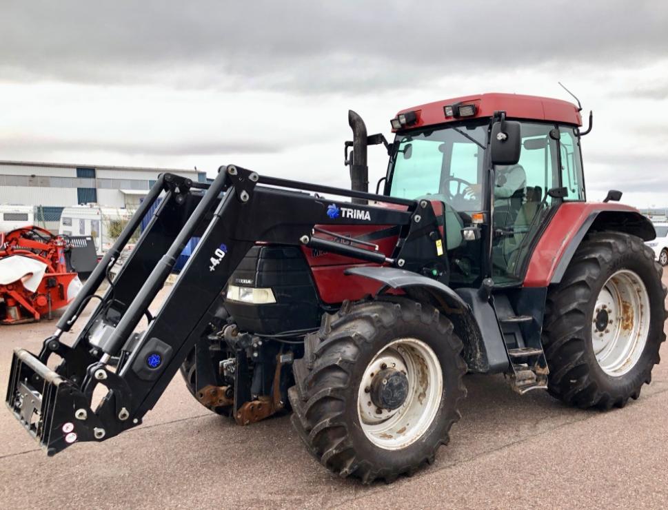 2002 Case MX135